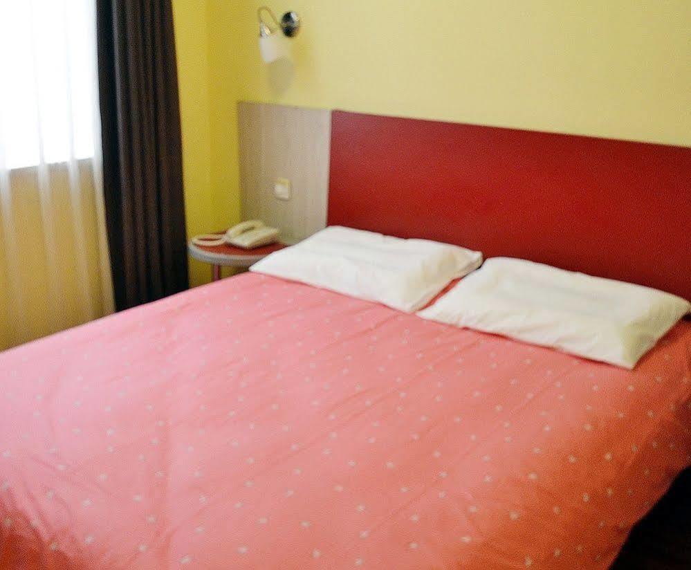 Home Inn Shanghai Century Park Eksteriør billede